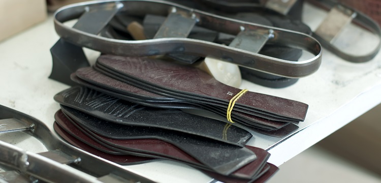 汽車電子電氣架構(gòu)簡(jiǎn)介?安博檢測(cè)專業(yè)為您提供移動(dòng)電源FCC-SDOC認(rèn)證服務(wù)，產(chǎn)品檢測(cè)認(rèn)證找哪家機(jī)構(gòu) 